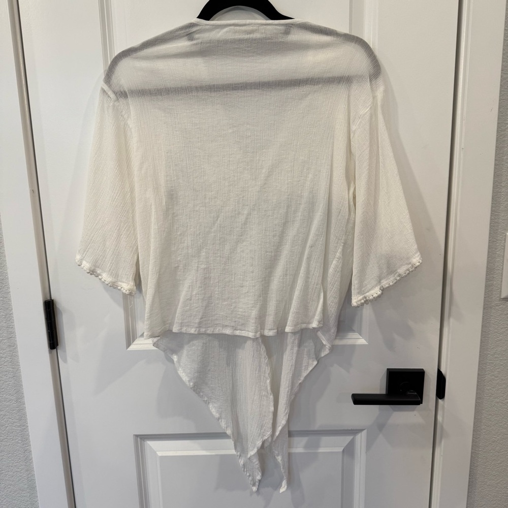 Lovestitch White Flutter Sleeve Tie Front Blouse - Picture 4 of 4